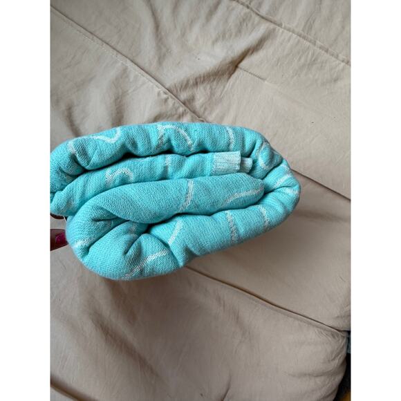 Sand Cloud Towel – Large | Sea Turtle Design | New with Tags - Picture 4 of 6